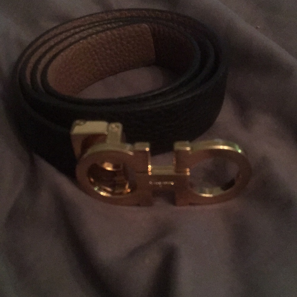 AUTHENTIC Women’s Ferragamo belt
